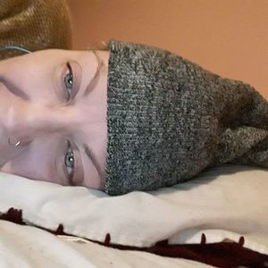 Meet your Posher, Cynthia